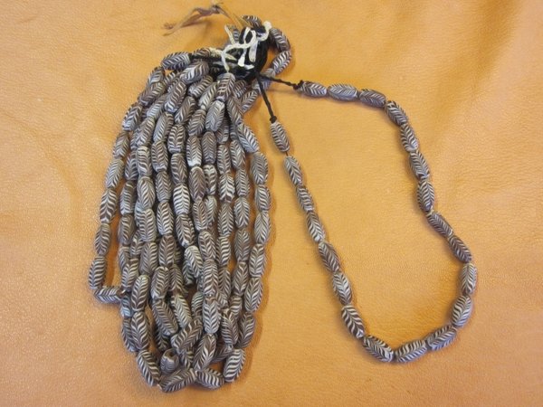 Perlenkette Glasperlen Trapperkette ca. 50 cm lang 20 Perlen